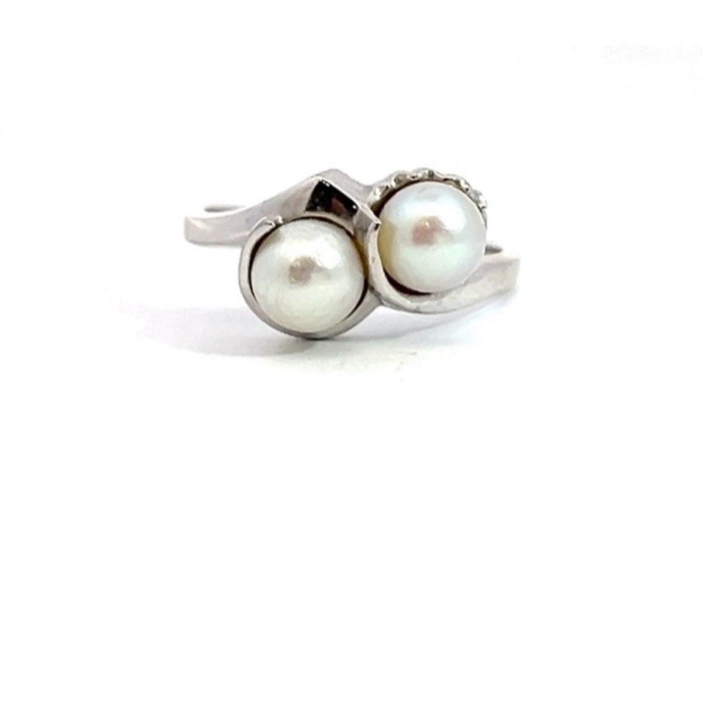 Elegant 14k White Gold & Pearl Bypass Ring